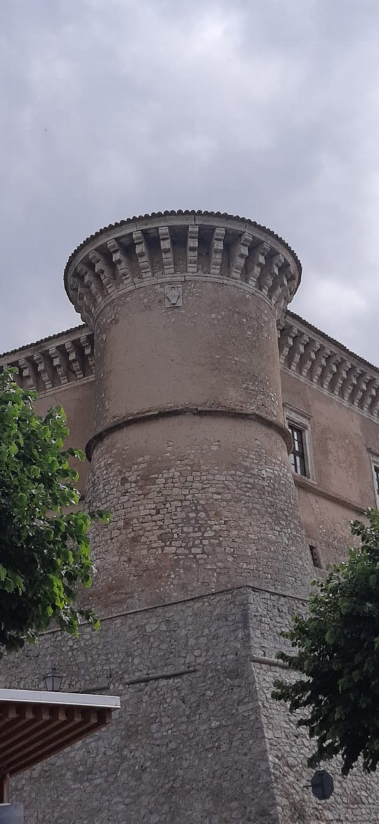 Alviano-e-il-suo-castello-Montagne-Misteriose-giugno-2022-13