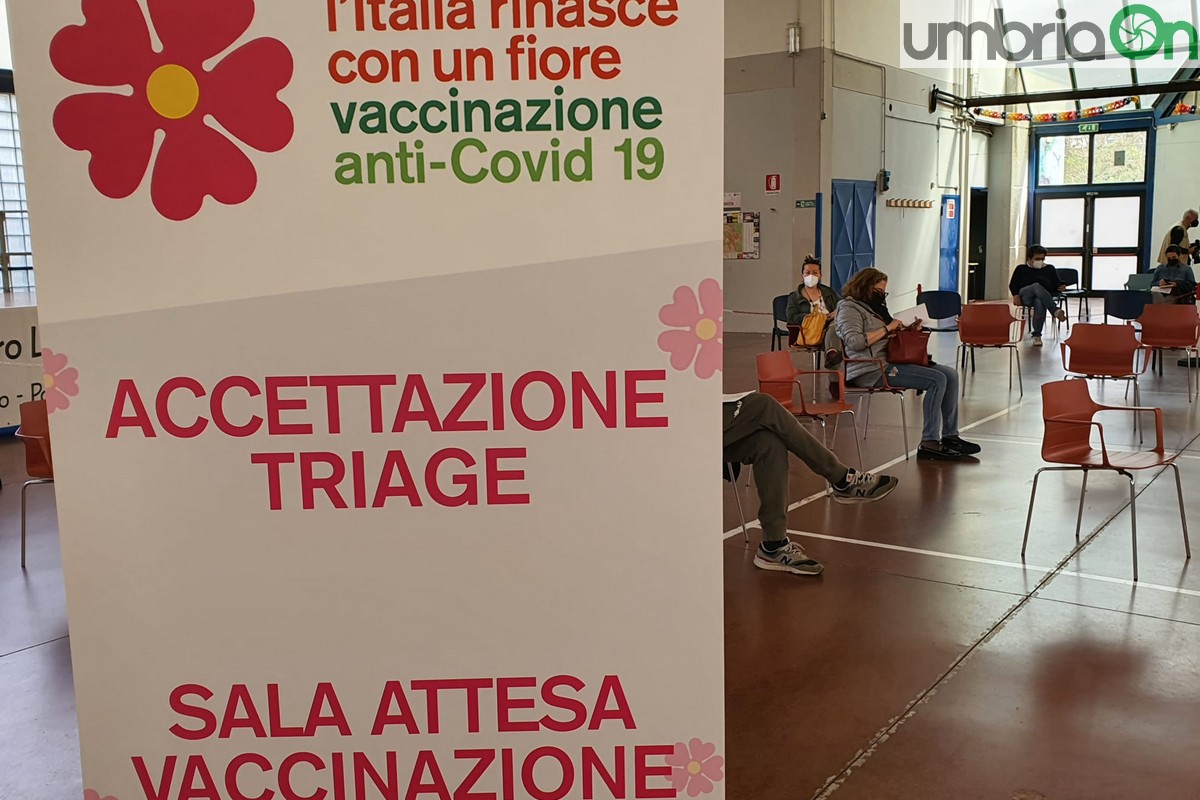apertura-centro-vaccinale-ponte-san-giovanni-30-aprile-2021-2