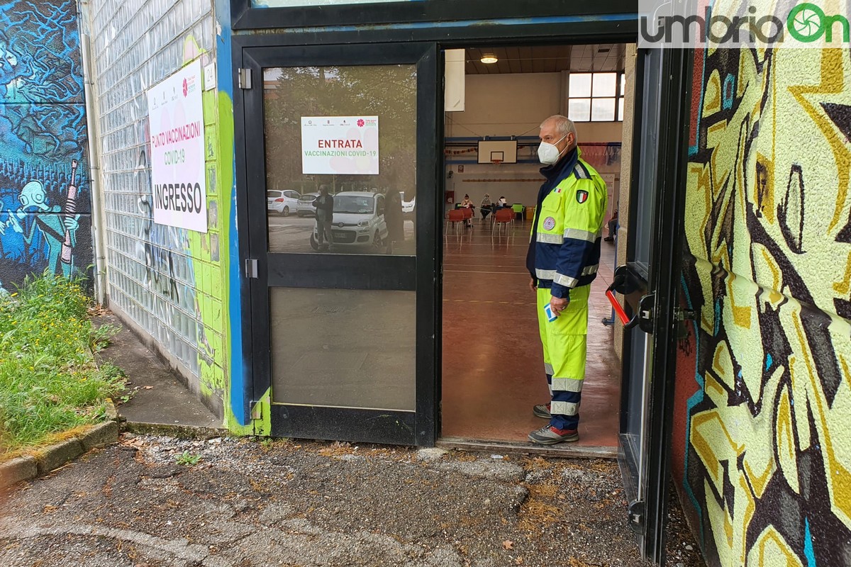 apertura-centro-vaccinale-ponte-san-giovanni-30-aprile-2021_9-1