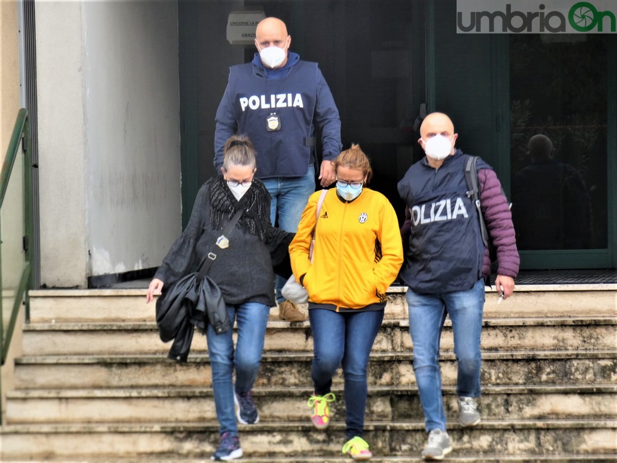 Arresti-sfruttamento-prostituzione-polizia-Mobile-Terni-15-ottobre-2020-7