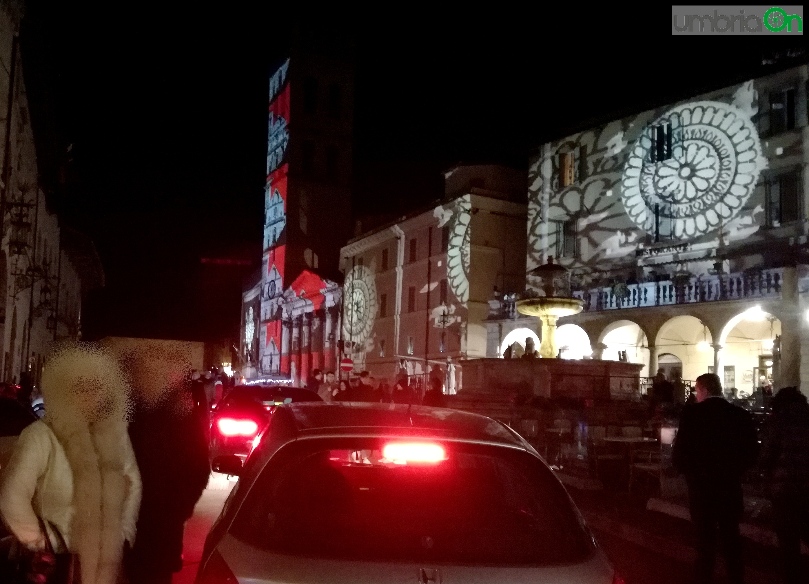 assisi, auto, natale, traffico, santa chiara, piazza, videomapping