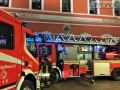 Pezzo di metallo si stacca dalla Bct e piomba in piazza della Repubblica - 16 gennaio 2016 (2)