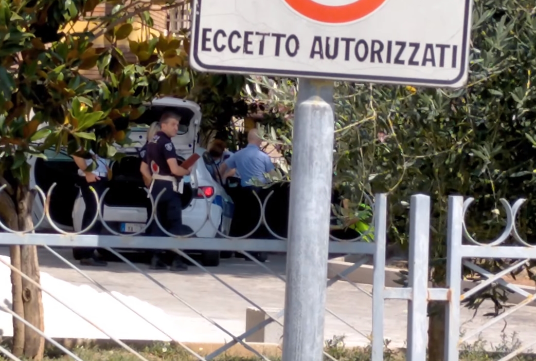 vigili-urbani-interrogano-indagato