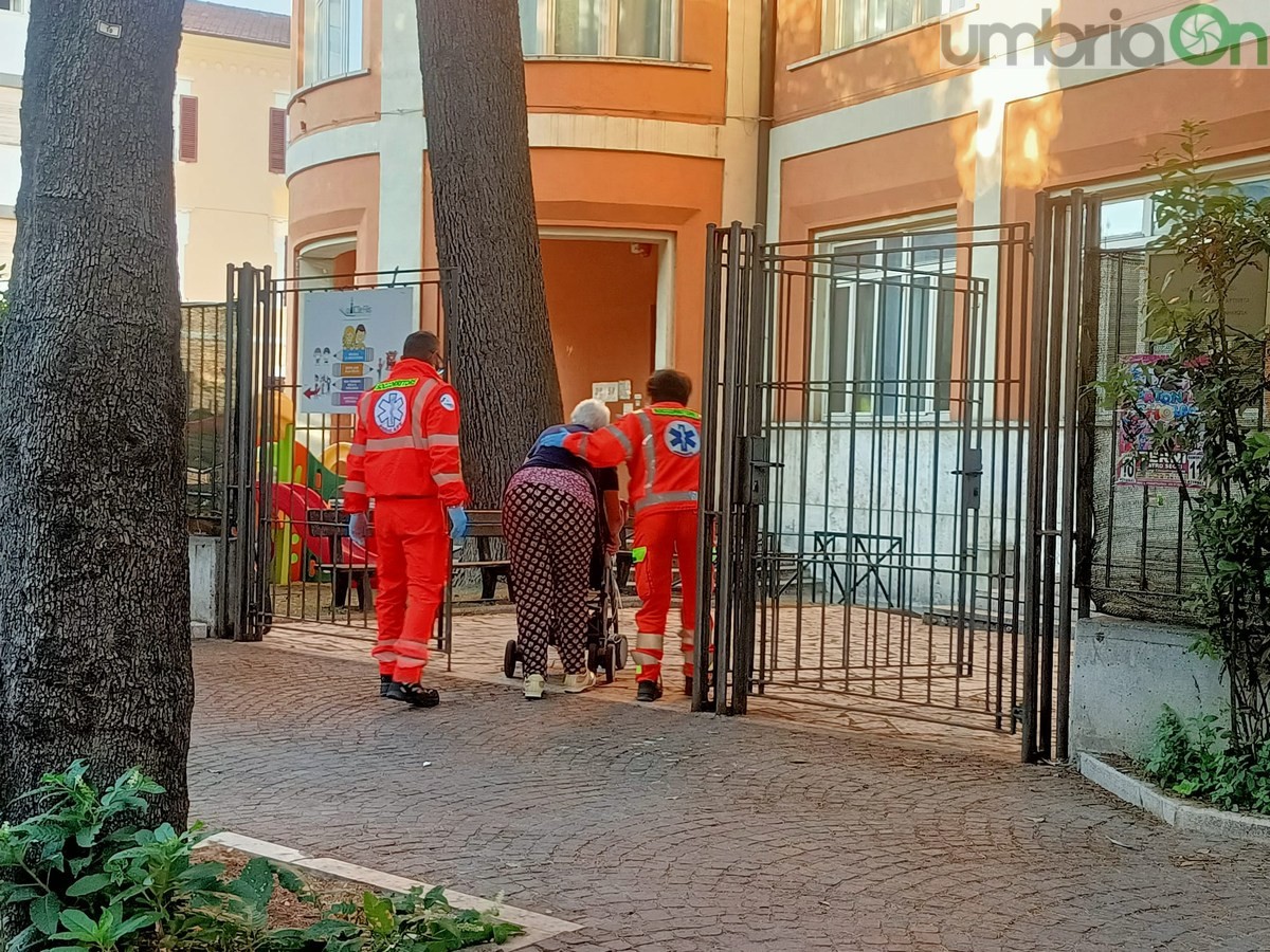 Evacuazione-cittadini-bomba-via-Piermatti-Terni-accoglienza-29-agosto-2021