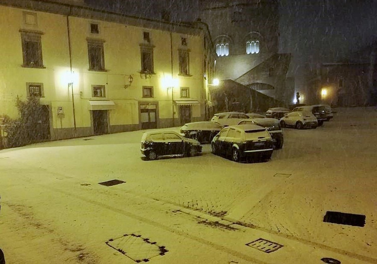 Piazza del Popolo Orvieto neve Burian maltempo - 25 febbraio 2018