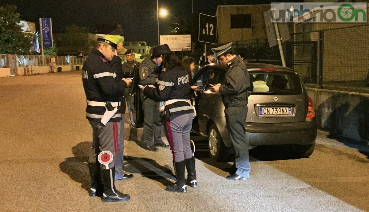 Controlli anti droga e anti alcol, polizia Stradale Terni e guardia di finanza - 3 aprile 2016 (1)