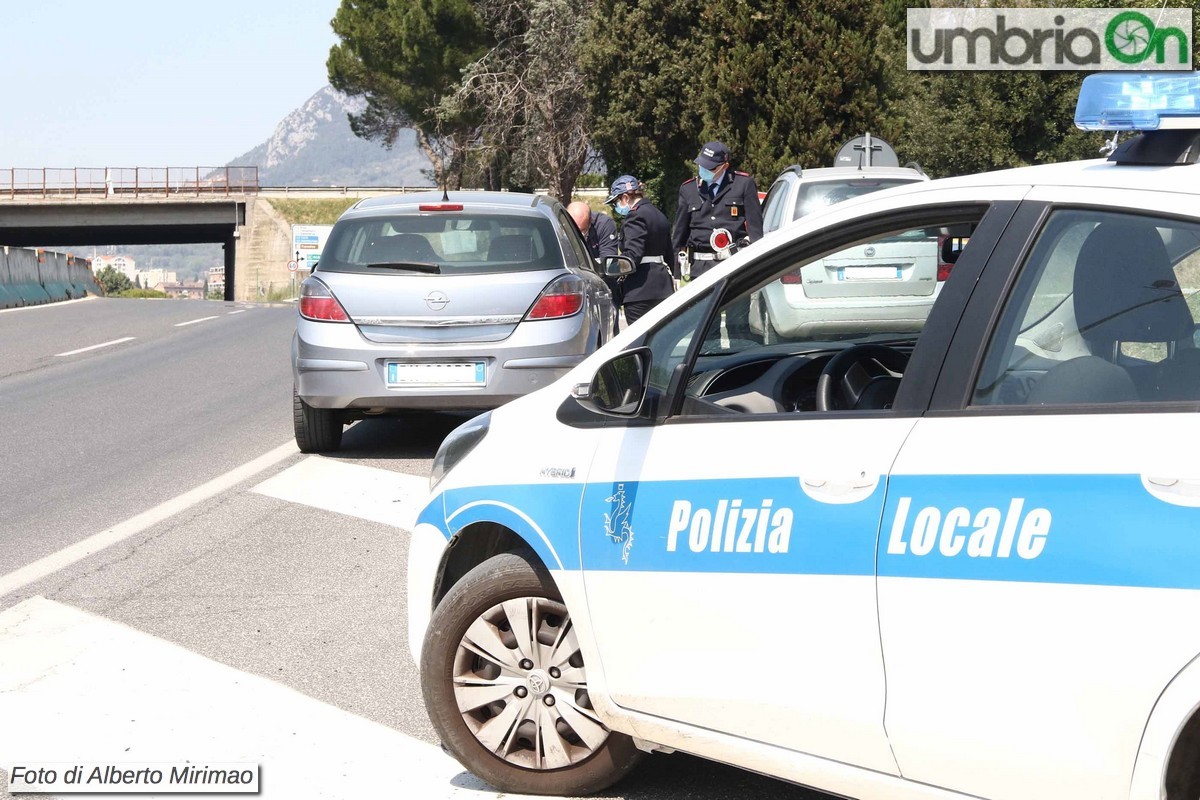 Pasquacontrolli-Covid-coronavirus-Terni_1378-Mirimao-polizia-Locale