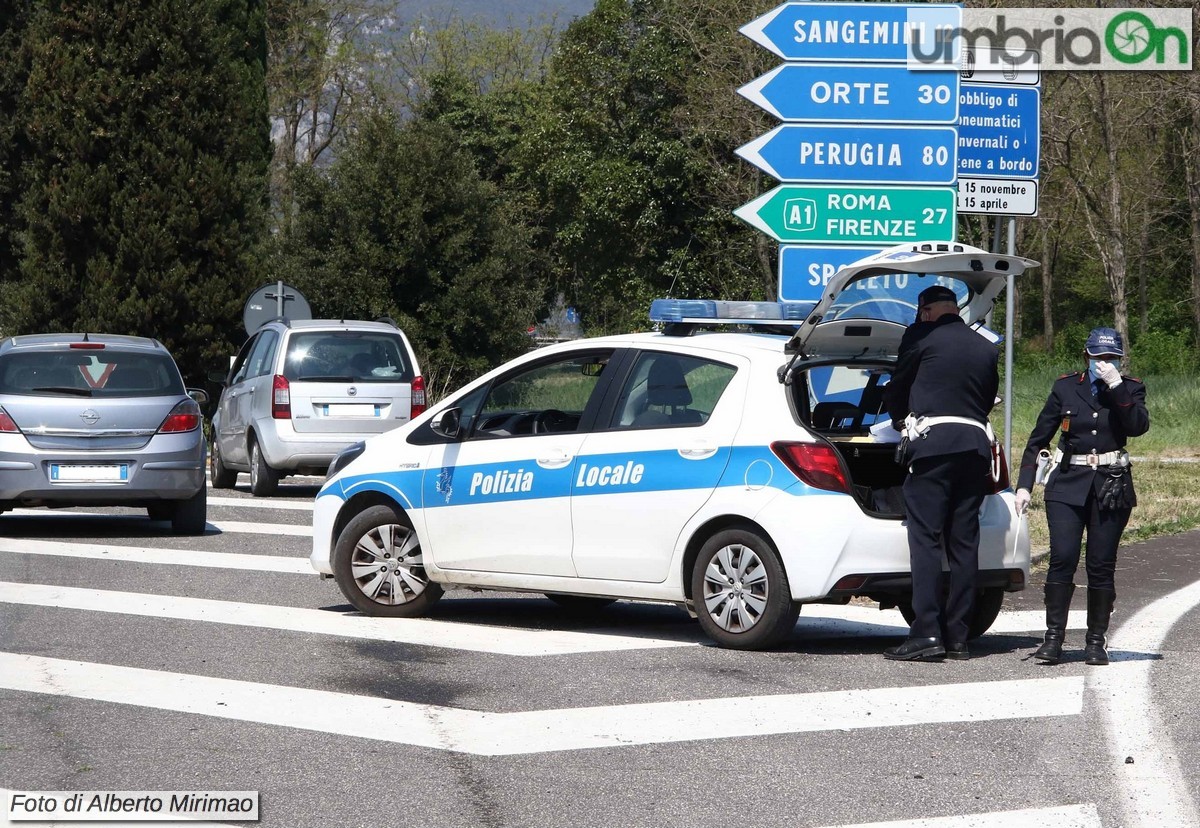 Pasquacontrolli-Covid-coronavirus-Terni_1382-Mirimao-polizia-LOcale