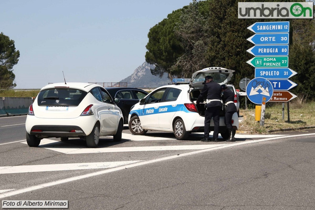 Pasquacontrolli-Covid-coronavirus-Terni_1386-Mirimao-polizia-Locale