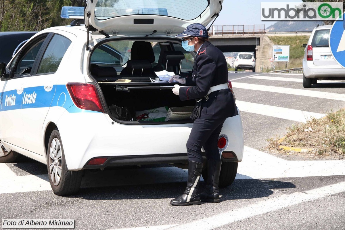 Pasquacontrolli-Covid-coronavirus-Terni_1387-Mirimao-polizia-Locale