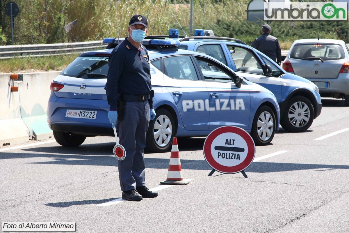 Pasquacontrolli-Covid-coronavirus-Terni_1429-Mirimao-polizia-Stato