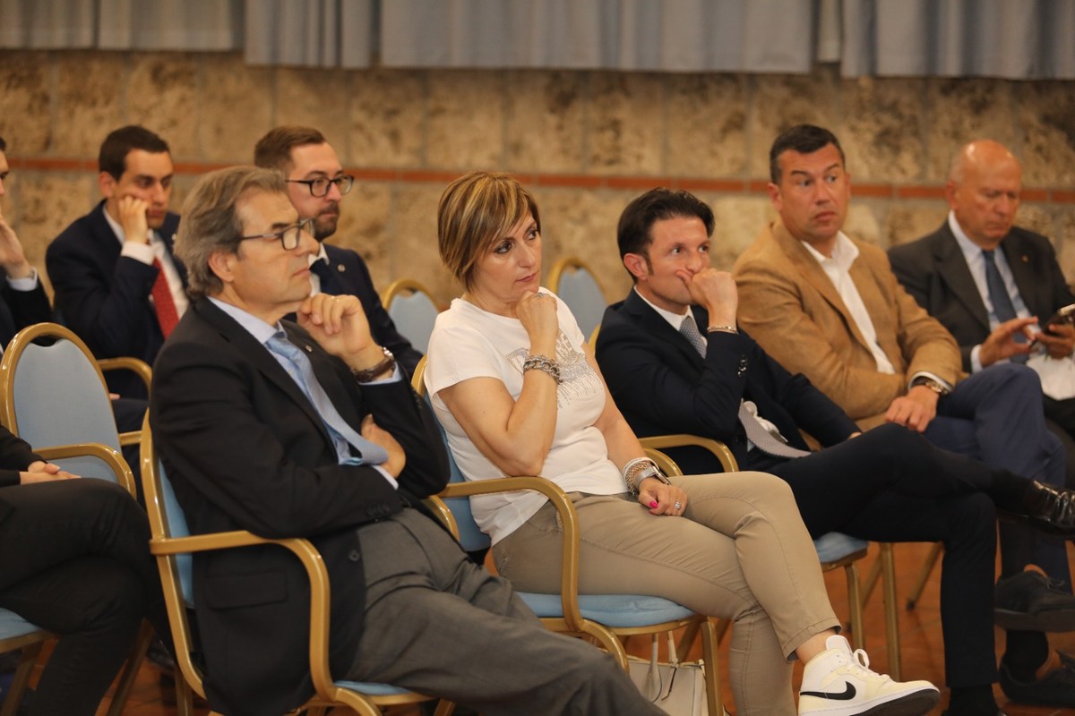 Convegno-Economia-post-Covid-Lions-Club-Terni-Host-26-maggio-2022-11