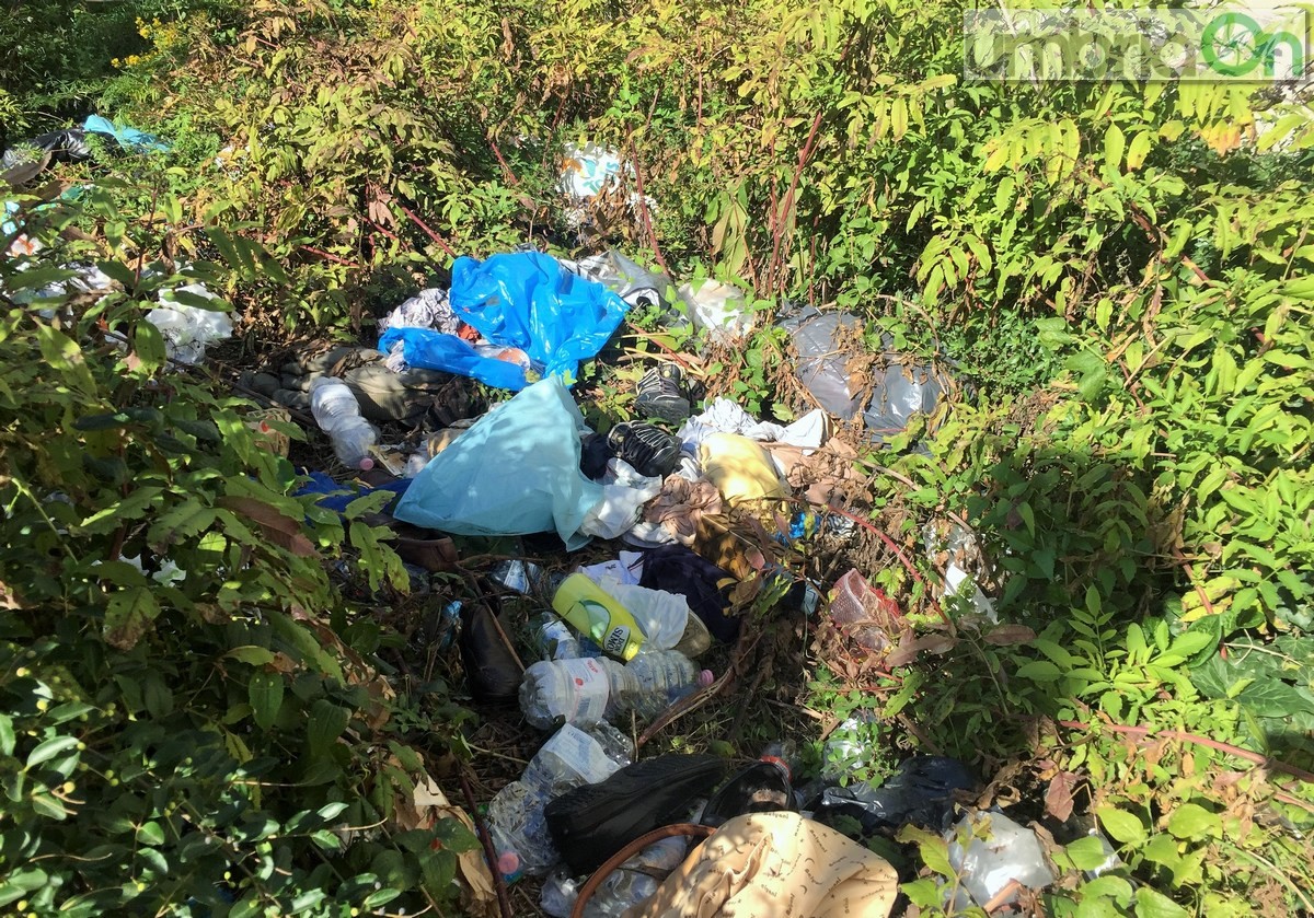 Degrado droga siringhe discarica sporco, via del Maglio via Battisti a Terni - 14 ottobre 2017 (21)