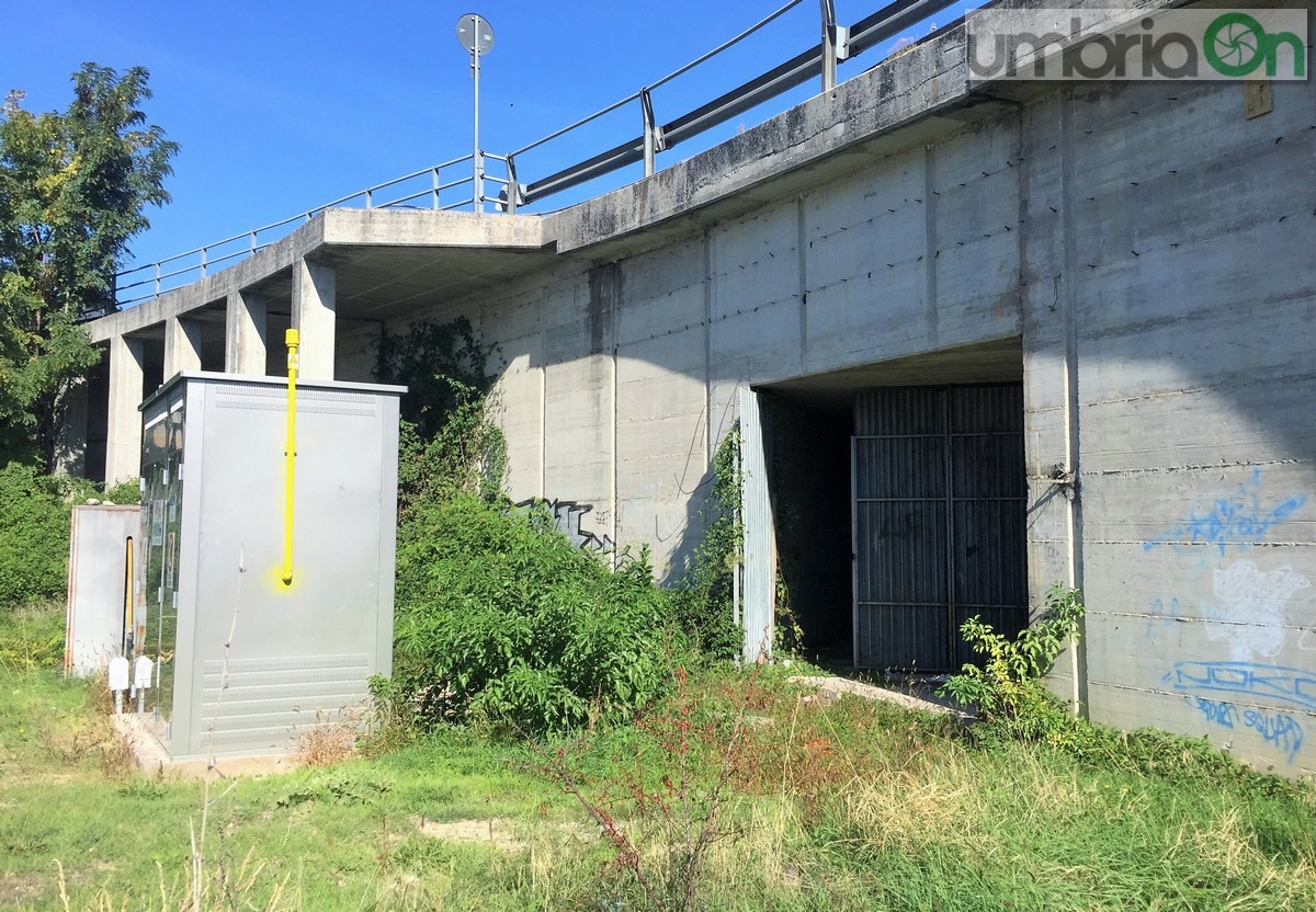 Degrado droga siringhe discarica sporco, via del Maglio via Battisti a Terni - 14 ottobre 2017 (3)