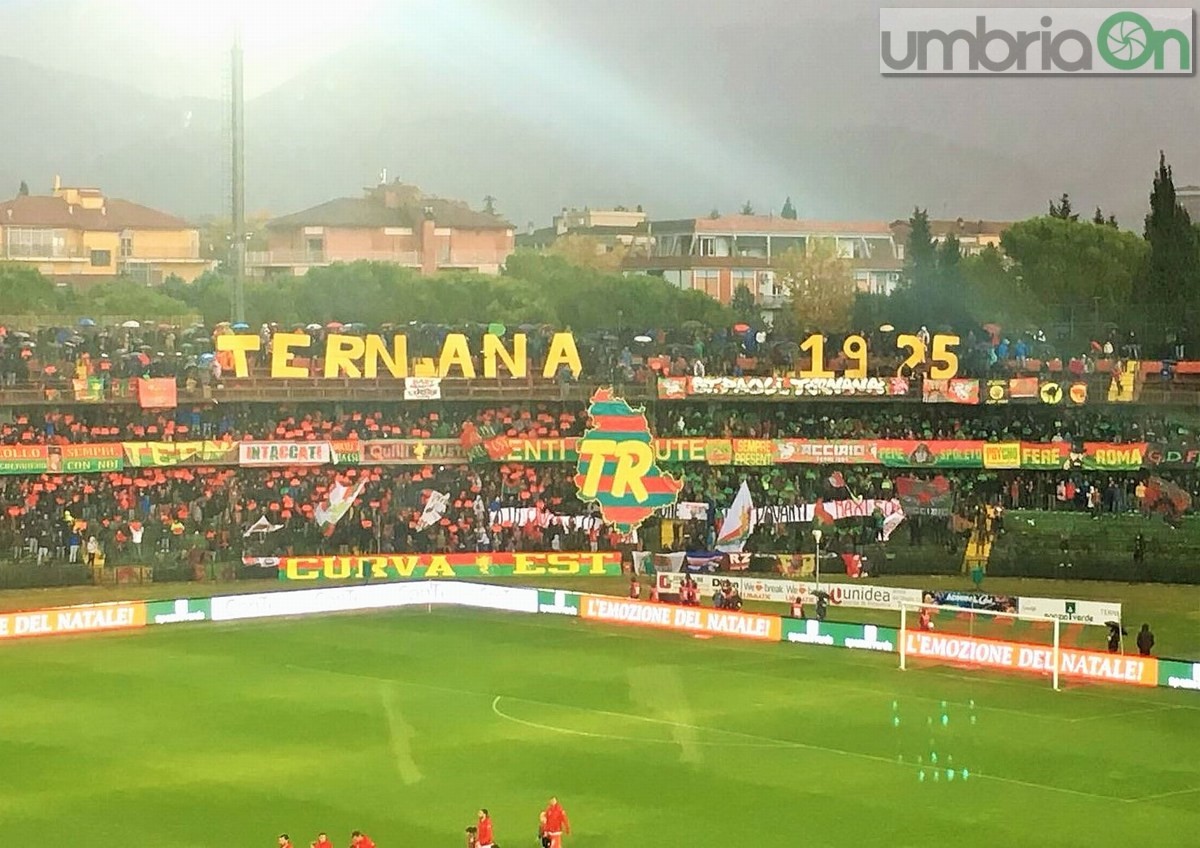 Derby-Ternana-Perugia-coreografie-Nord-e-Est-26-novembre-2017-2