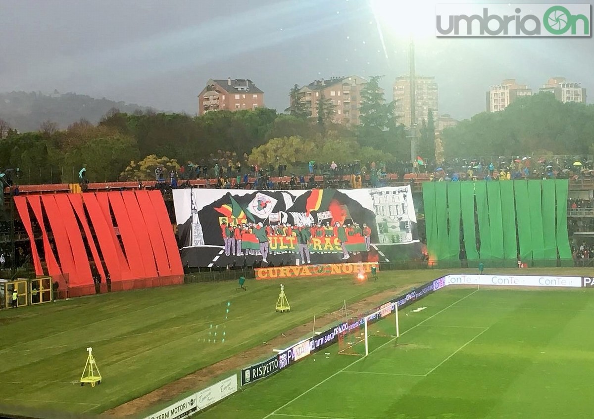 Derby-Ternana-Perugia-coreografie-Nord-e-Est-26-novembre-2017-4