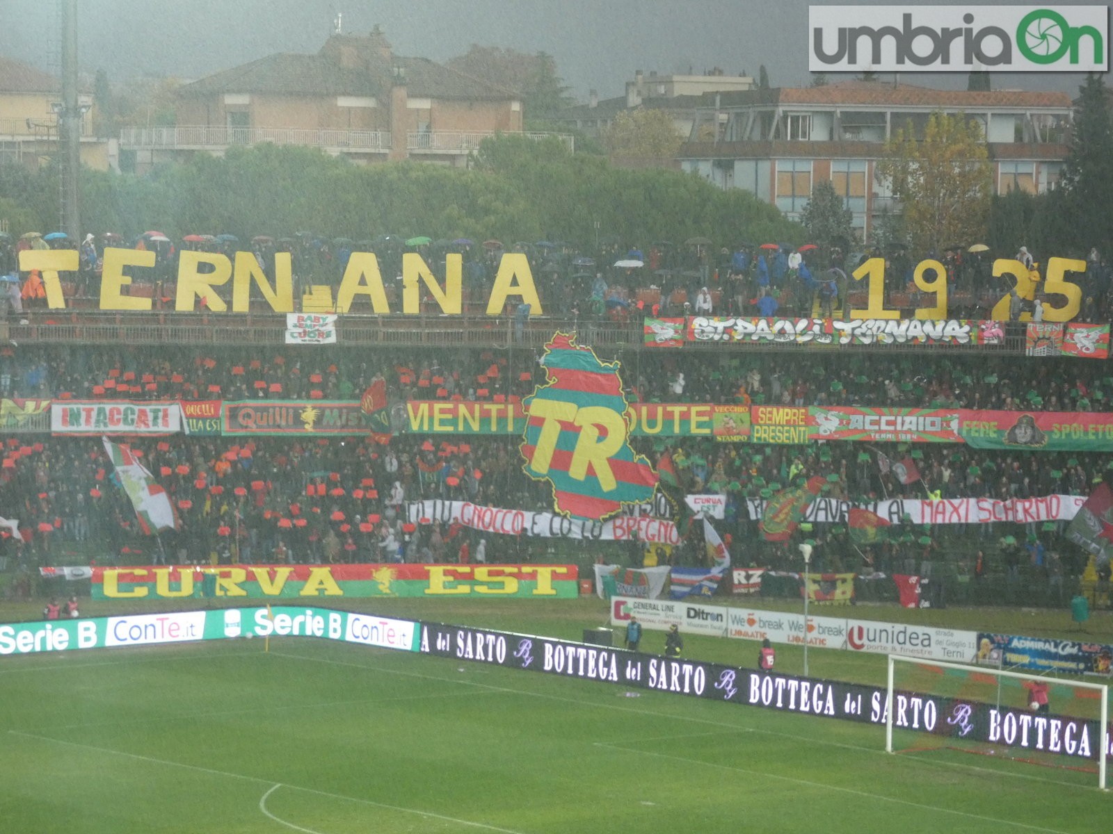 Ternana-derby-Perugia-coreografie-Est-Viciani45454-FILEminimizer