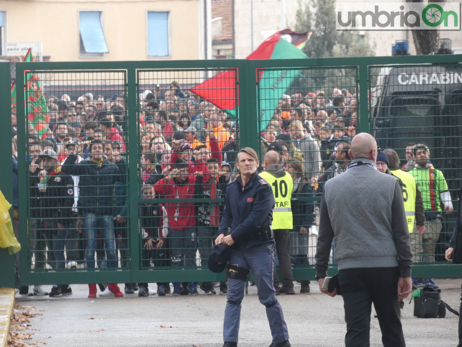 Ternana-tifosi-derby-Perugia-FILEminimizer