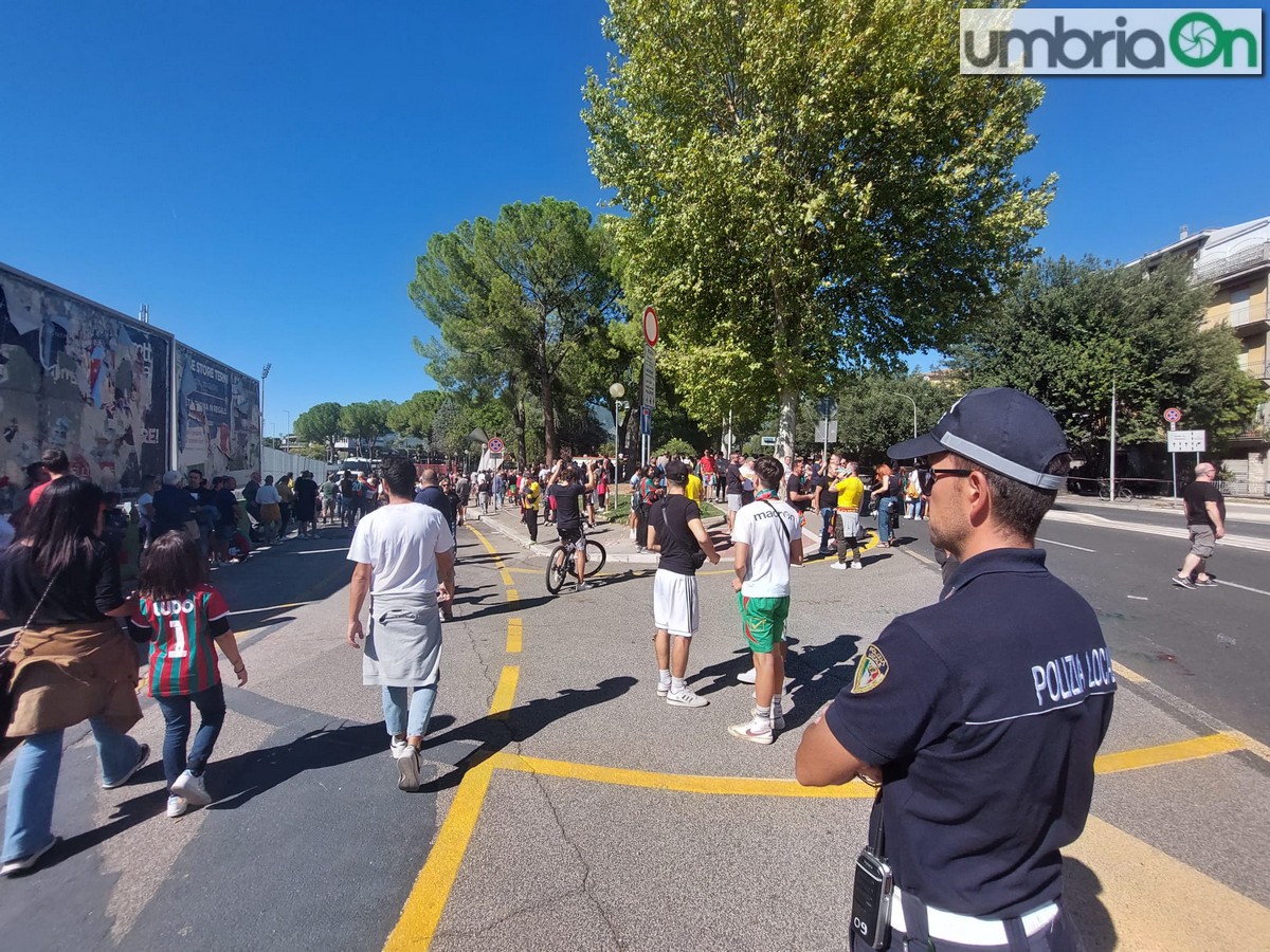 Arrivo-pullman-Ternana-derby-Perugia-18-settembre-polizia-Locale
