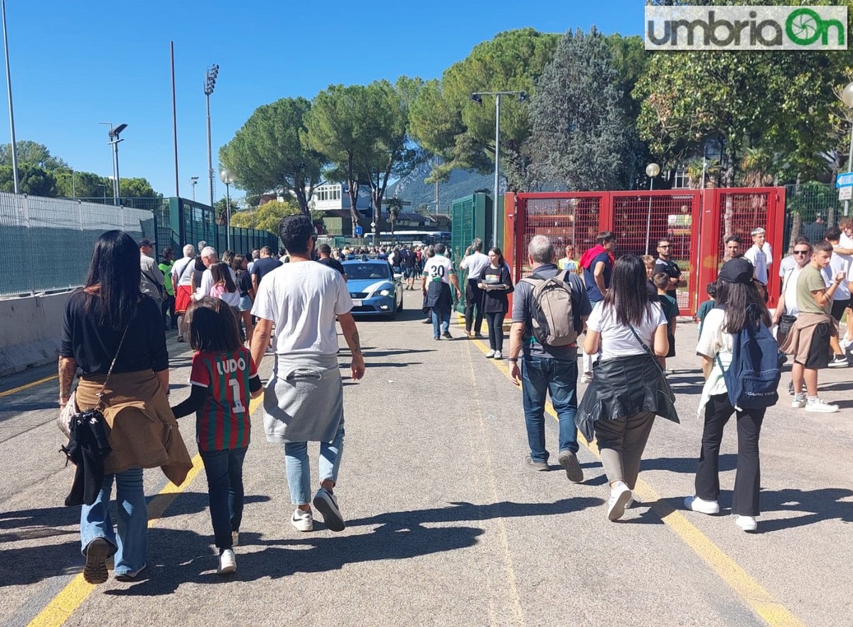 Ternana-derby-Perugia-tifosi-arrivo-18-settembredvdfdfd