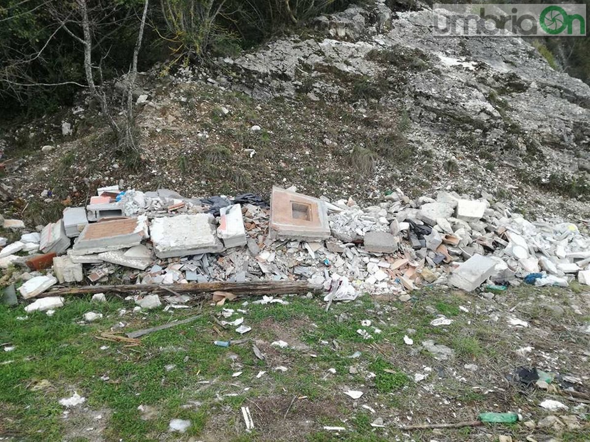 Discarica via Mola di Bernardo, Terni - 26 marzo 2018 (11)