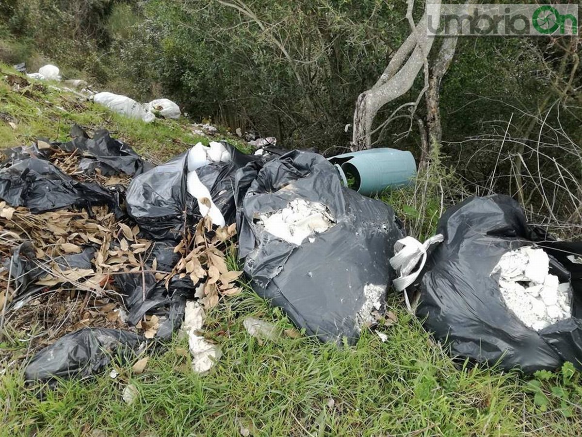 Discarica via Mola di Bernardo, Terni - 26 marzo 2018 (19)