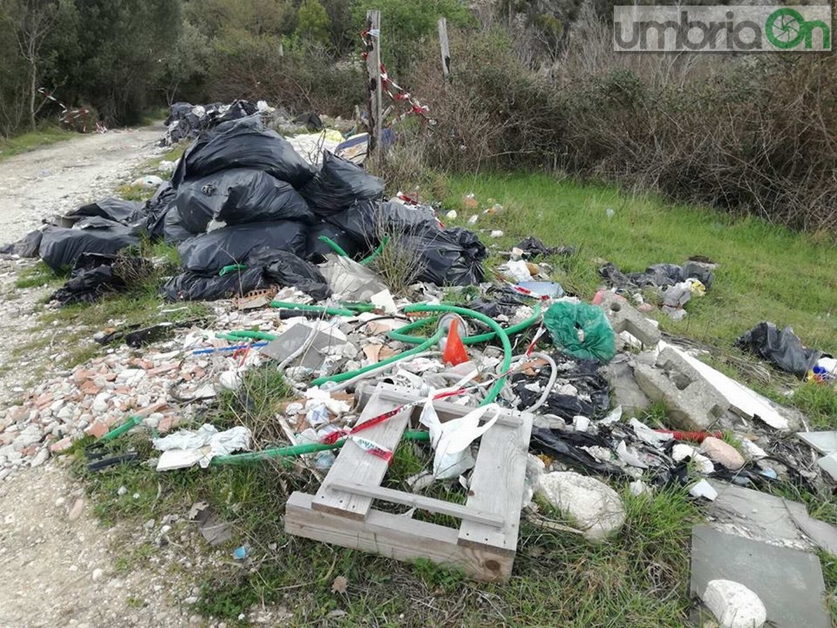 Discarica via Mola di Bernardo, Terni - 26 marzo 2018 (23)