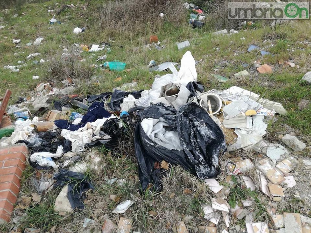 Discarica via Mola di Bernardo, Terni - 26 marzo 2018 (27)