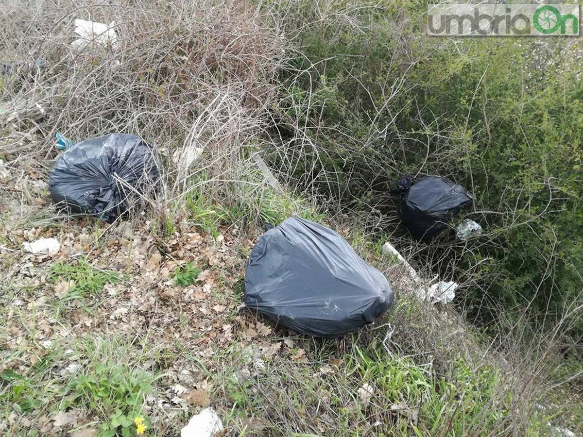 Discarica via Mola di Bernardo, Terni - 26 marzo 2018 (28)