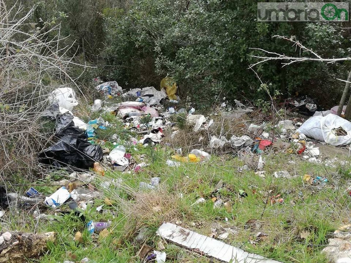 Discarica via Mola di Bernardo, Terni - 26 marzo 2018 (30)