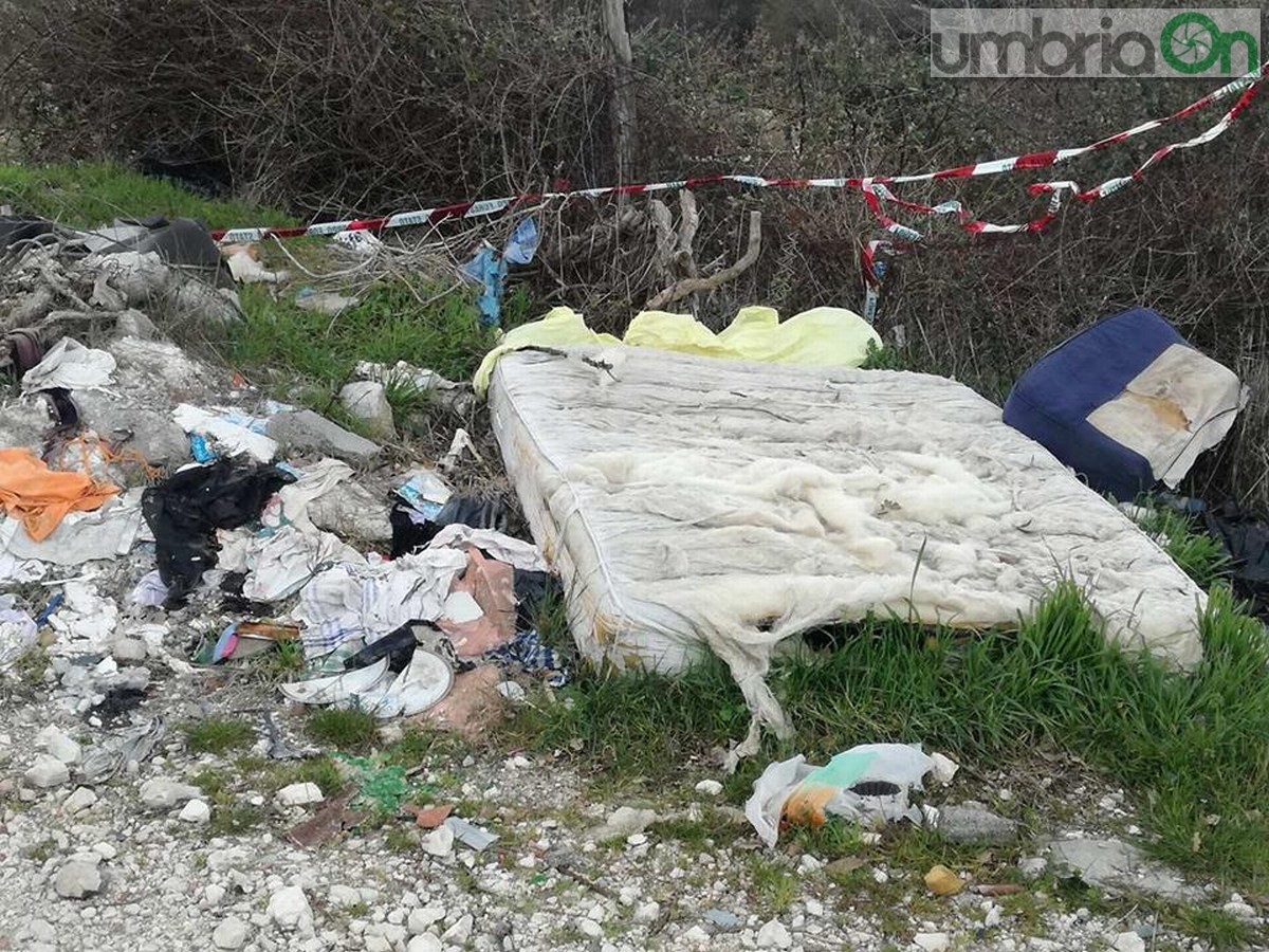 Discarica via Mola di Bernardo, Terni - 26 marzo 2018 (4)