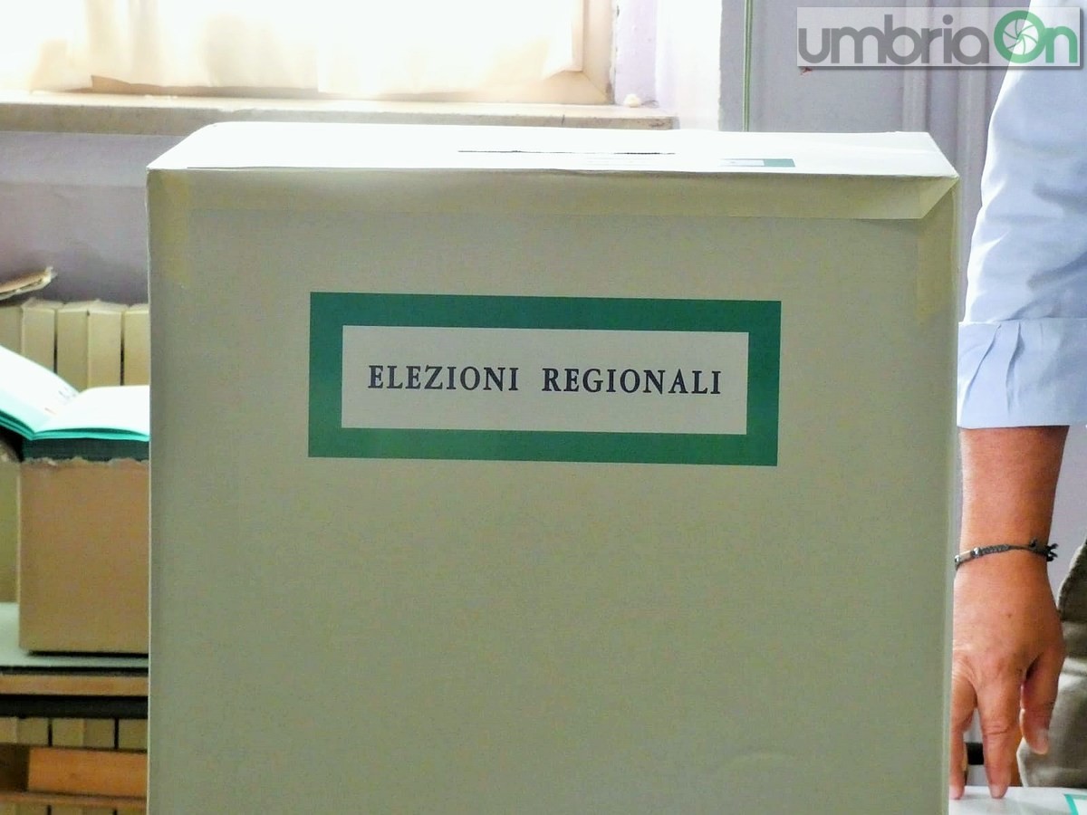 Elezioni-regionali-Umbria-seggio-Terni-27-ottobre-2019-10