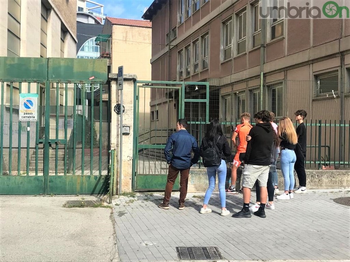 Esami-maturità-liceo-Donatelli-Terni-17-giugno-2020-2