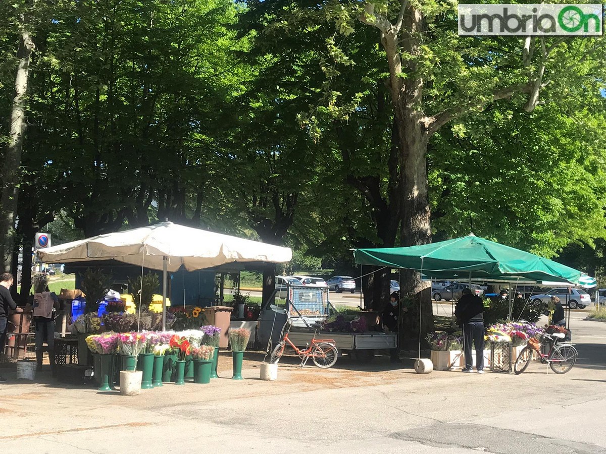 Cimitero-monumentale-Terni-covid-coronavirus-Terni-fase-2-due-riapertura-fiorai