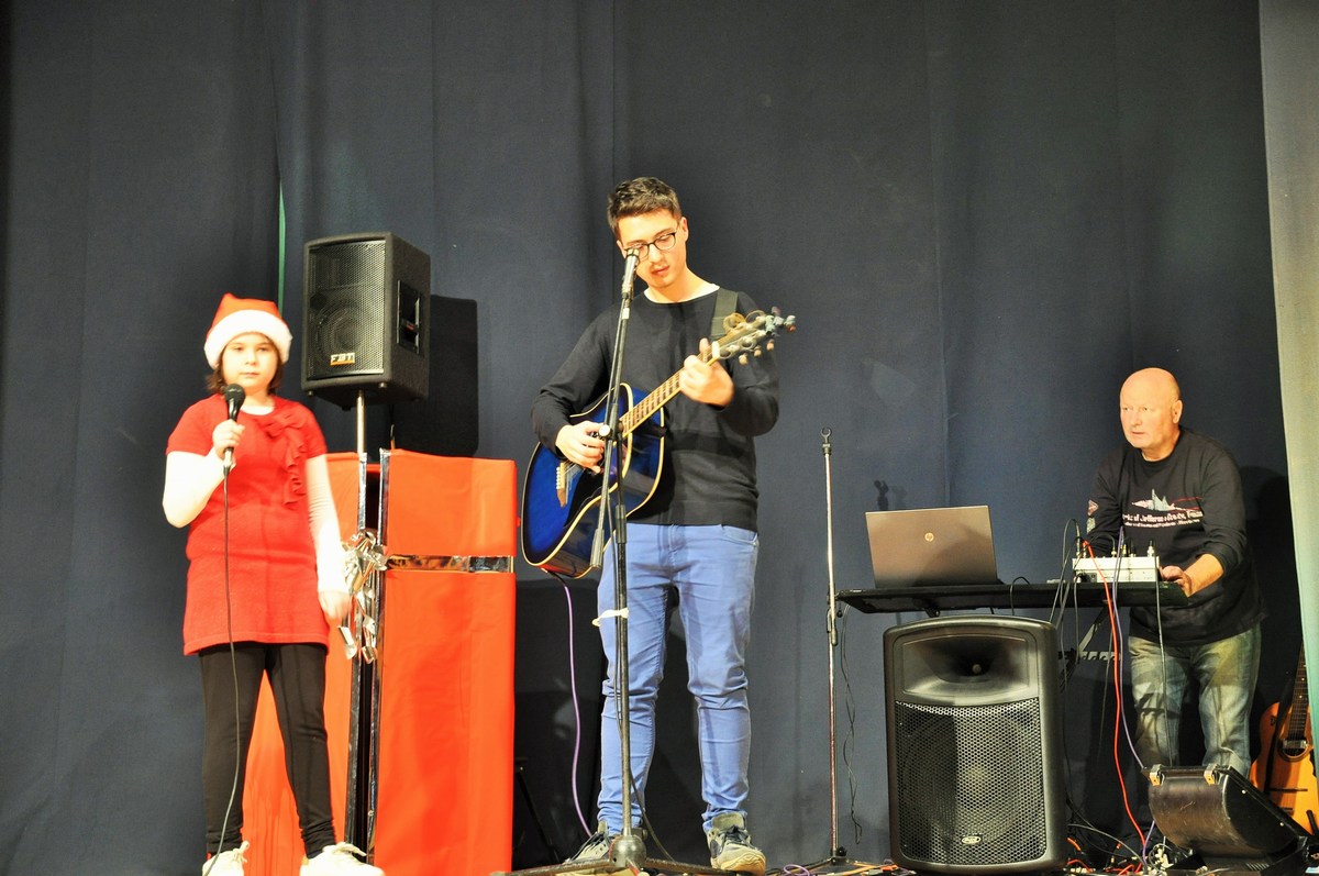 Festa-Natale-Emporio-Bimbi-San-Vincenzo-de-Paoli-Terni-22-dicembre-2019-10