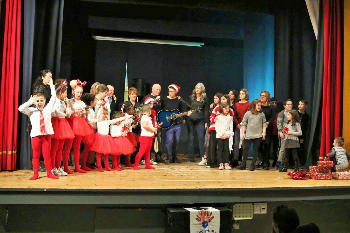 Festa-Natale-Emporio-Bimbi-San-Vincenzo-de-Paoli-Terni-22-dicembre-2019-6