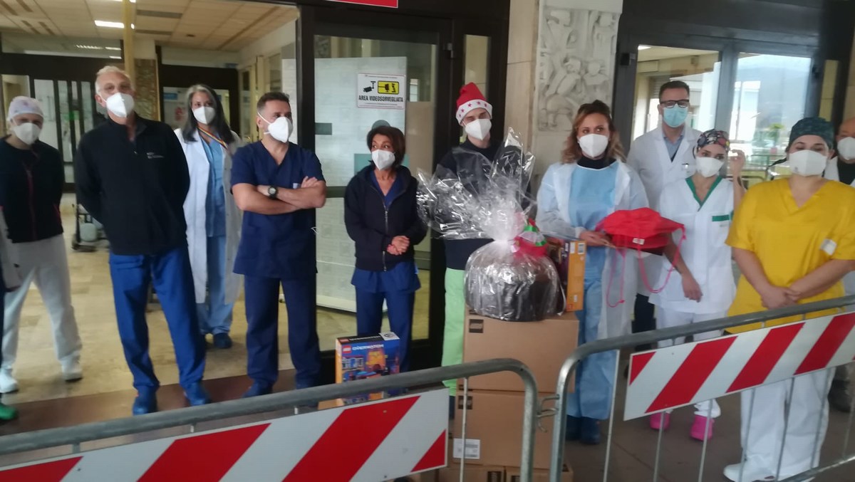 Auguri Natale Polizia Vigili Fuoco Terni fiabe Stefano de Majo ospedale - 25 dicembre 2020 (17)