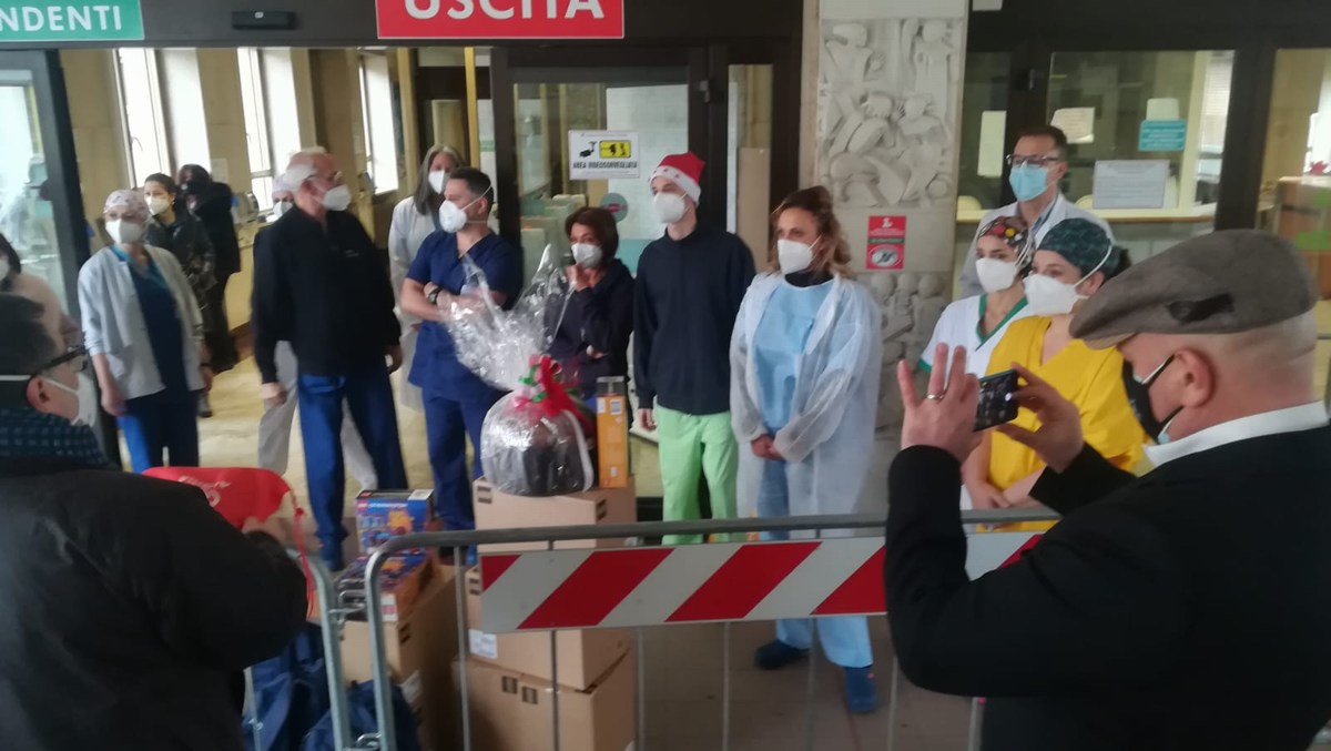 Auguri Natale Polizia Vigili Fuoco Terni fiabe Stefano de Majo ospedale - 25 dicembre 2020 (18)