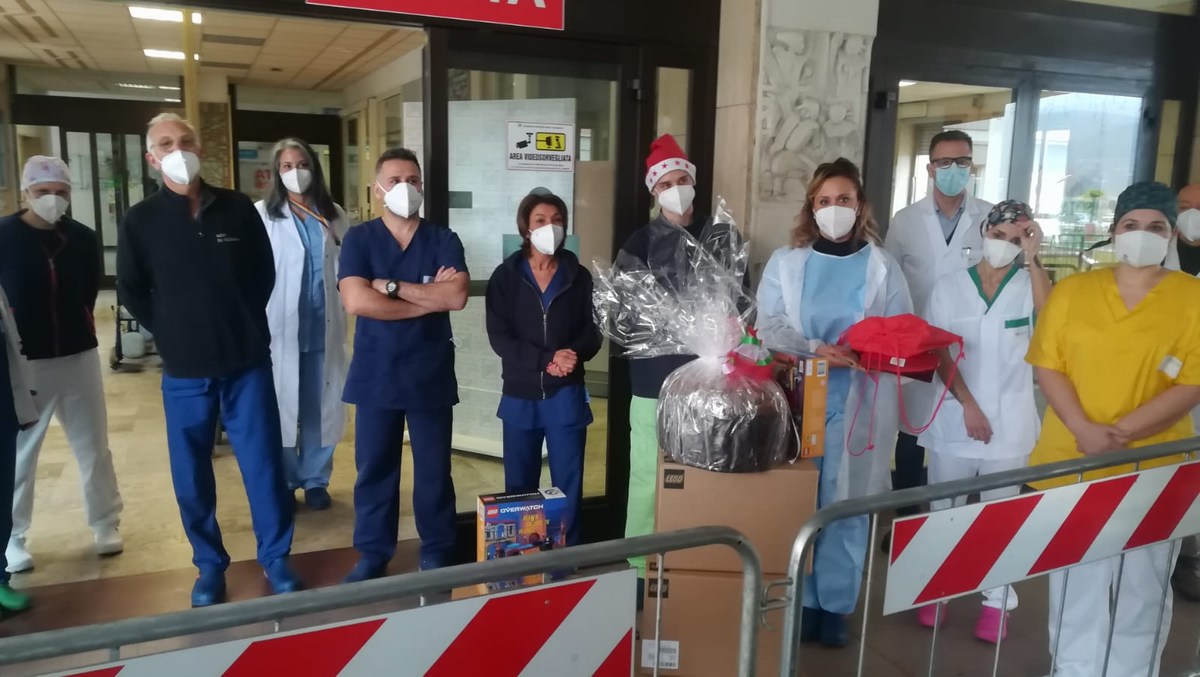 Auguri Natale Polizia Vigili Fuoco Terni fiabe Stefano de Majo ospedale - 25 dicembre 2020 (19)
