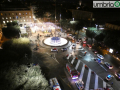 Fontana-piazza-Tacito-notturna-nottedf-traffico