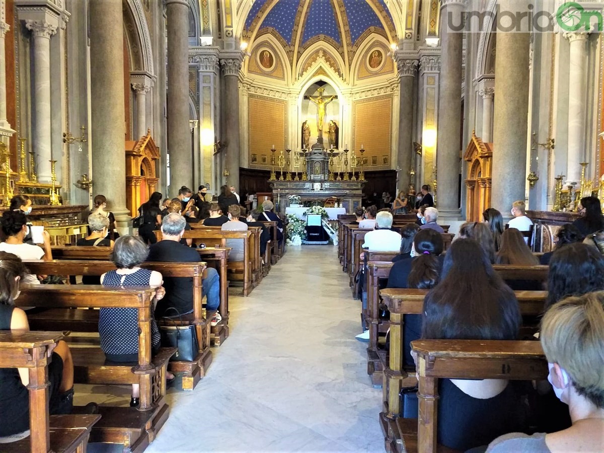 Funerali-Carlotta-Martellini-Solomeo-Perugia-1°-agosto-2020-1