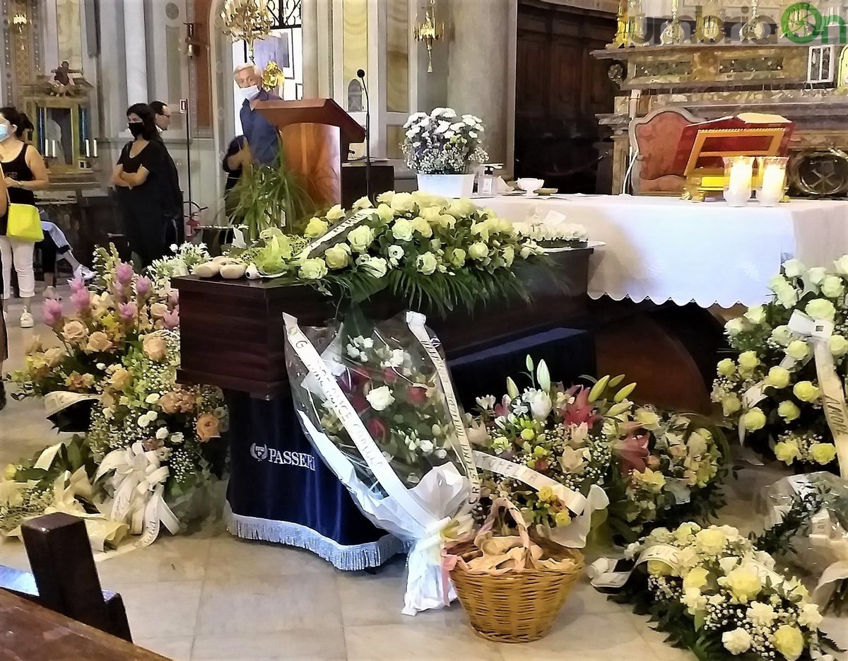 Funerali-Carlotta-Martellini-Solomeo-Perugia-1°-agosto-2020-2