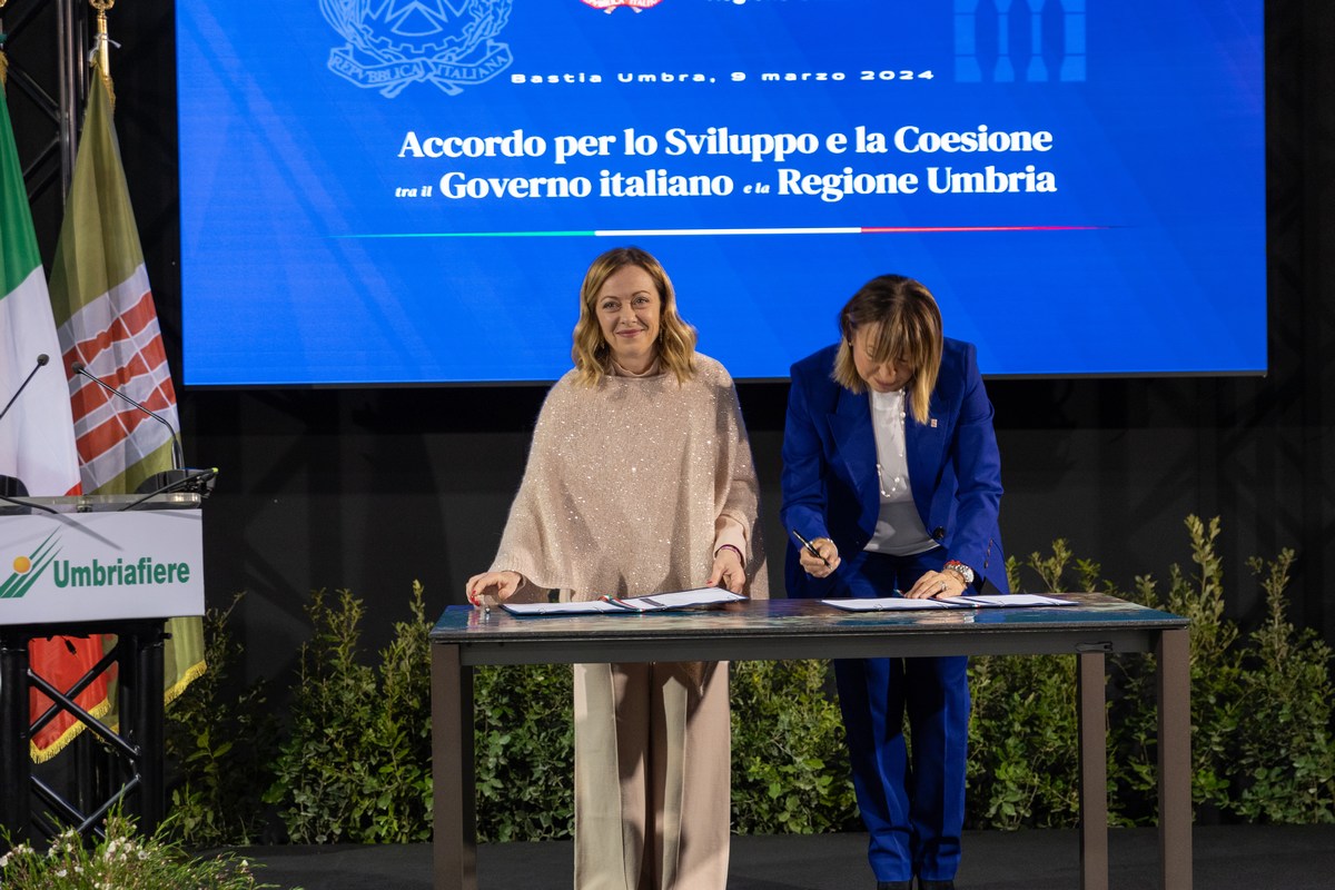 Giorgia Meloni Bastia Umbra UmbriaFiere firma accordo Governo-Regione - 9 marzo 2024 (5)
