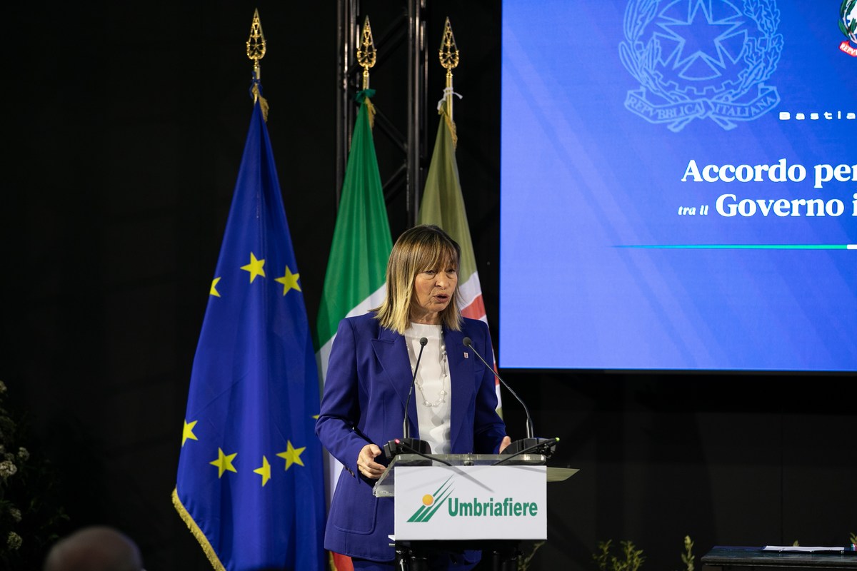 Giorgia Meloni Bastia Umbra UmbriaFiere firma accordo Governo-Regione - 9 marzo 2024 (73)