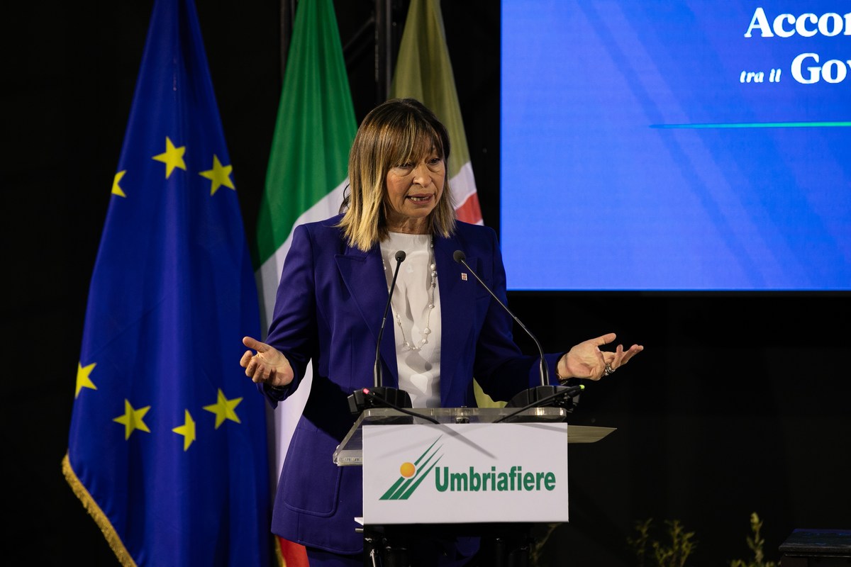 Giorgia Meloni Bastia Umbra UmbriaFiere firma accordo Governo-Regione - 9 marzo 2024 (77)