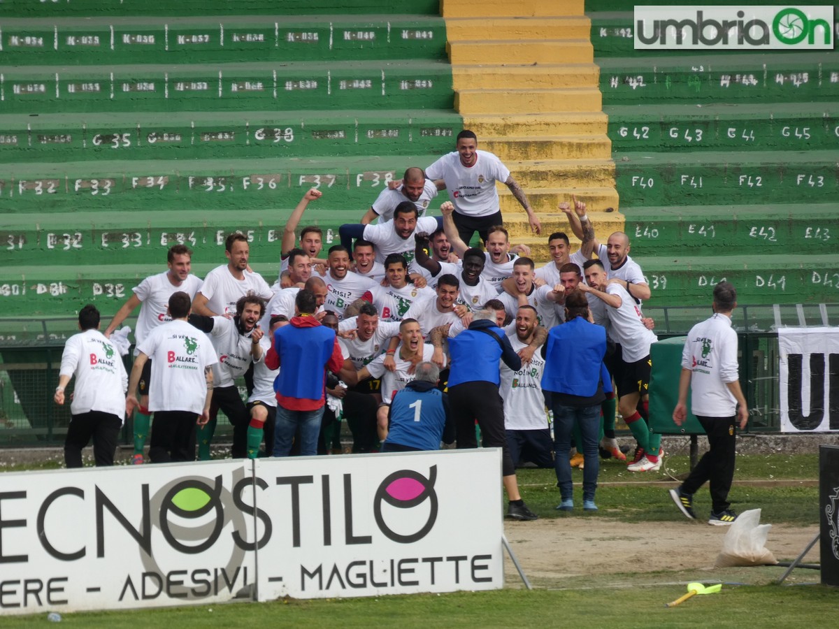 Ternana-festa-promozione-rossoverde-Fere-Avellino-Lucarellid-fdf4545