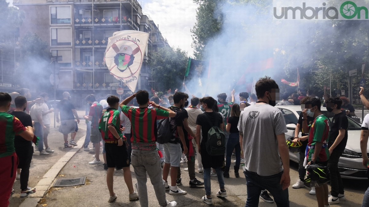 Corteo-tifosi-Ternana-derby-Perugia-22-maggio-2021-2