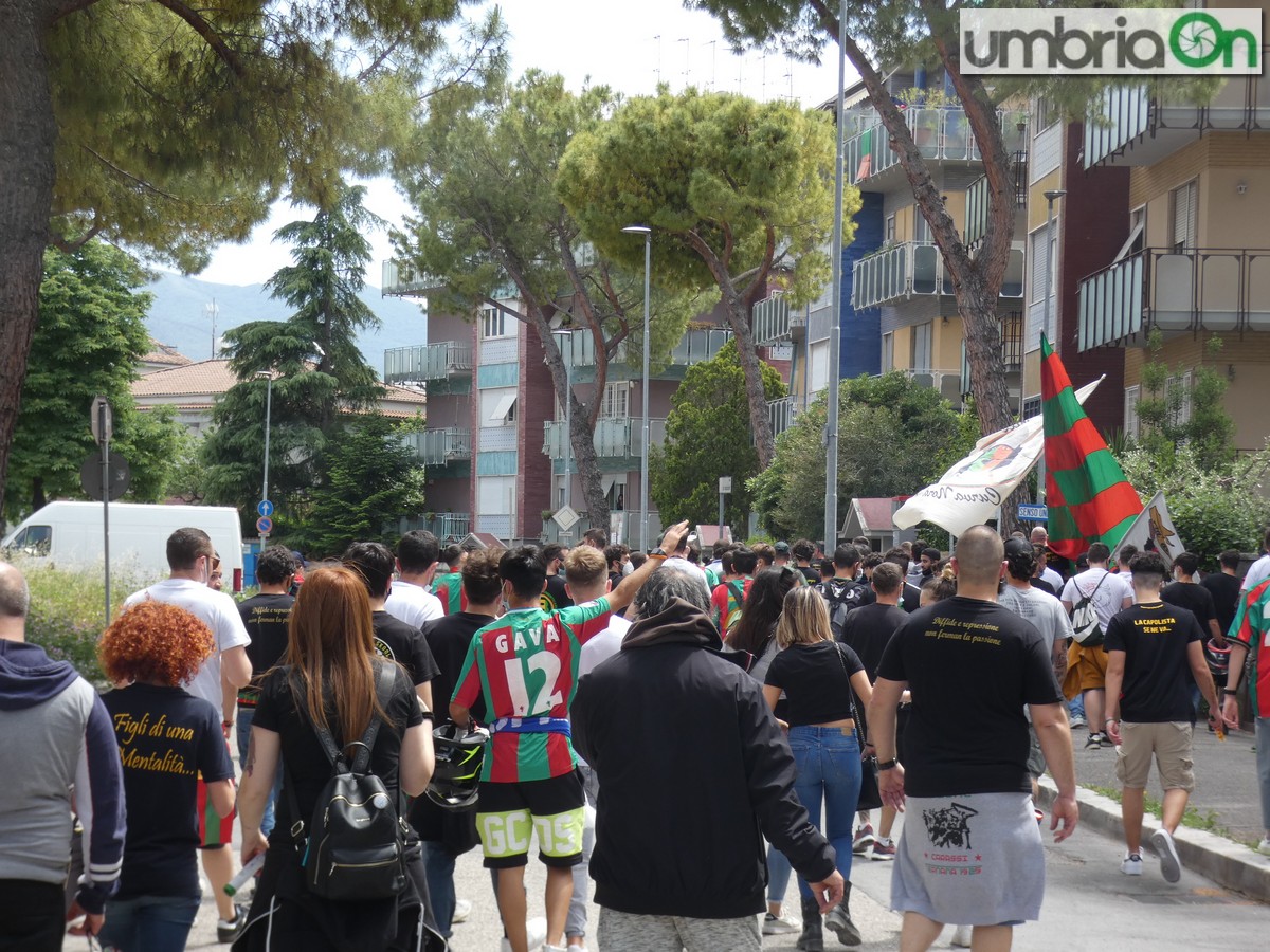 tifosi-curva-nord-Ternana-derby-dfdfd