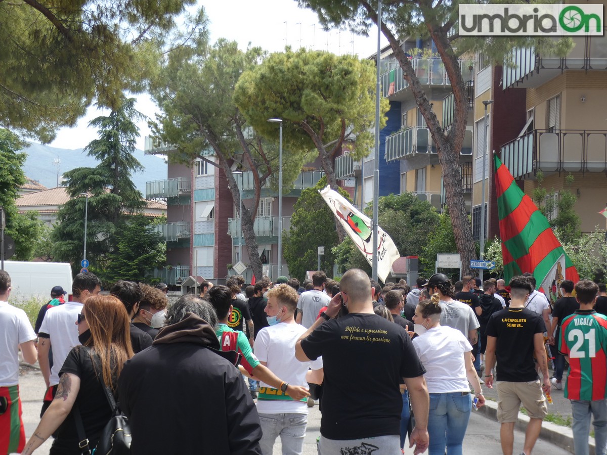 tifosi-curva-nord-Ternana-derby