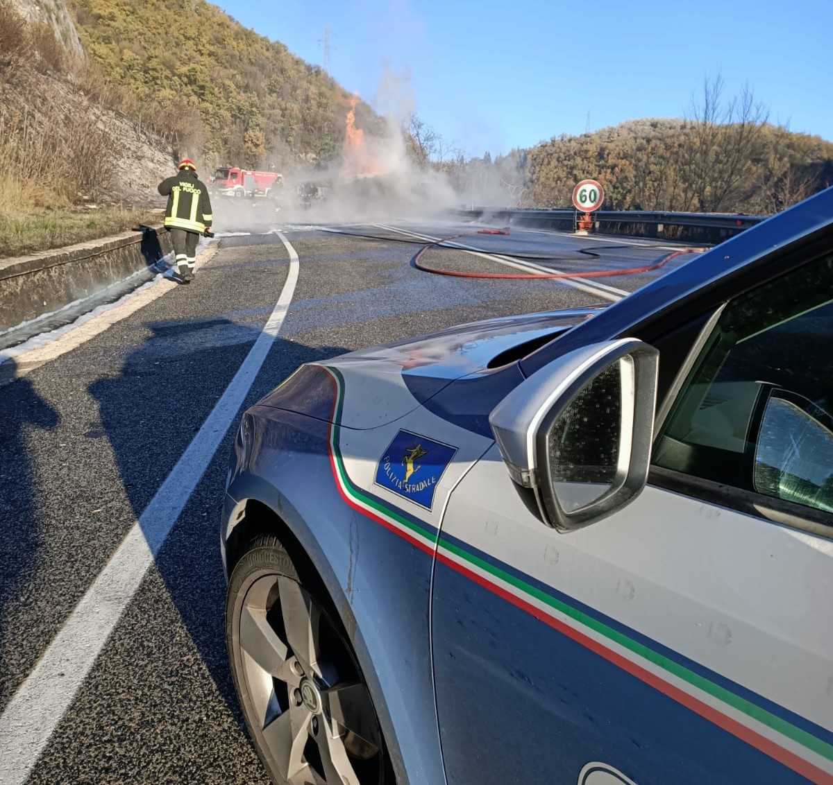 Somma-incendio-autocisterna-Flaminia-polizia-Stradale-30-novembre-9